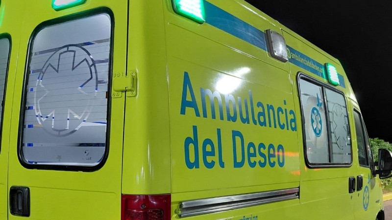 La ambulancia que consiguieron y repararon los integrantes locales de la fundación.