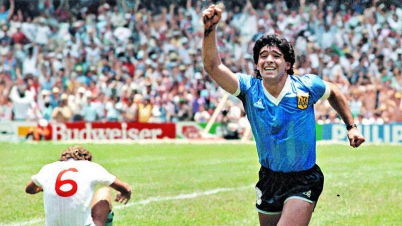 Maradona y un día histórico: los dos goles a Inglaterra en México 86.