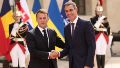 Macron y Pedro Sánchez, cordialidad en París antes de la semifinal del Mundial (EFE).