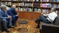 Arreseygor (derecha) recibió a los funcionarios del gobierno provincial