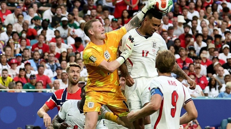Pickford superó a Peter Shilton y con 18 partidos en mundiales es quien tiene más presencias en la historia de Inglaterra. (Foto: EFE)
