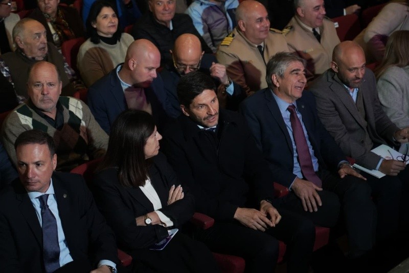 El gobernador participó junto a su Gabinete de una reunión de trabajo con intendentes en Rosario. (Alan Monzón/Rosario3)