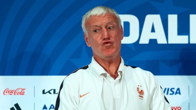 Didier Deschamps criticó injustamente al arbitraje del partido ante España.