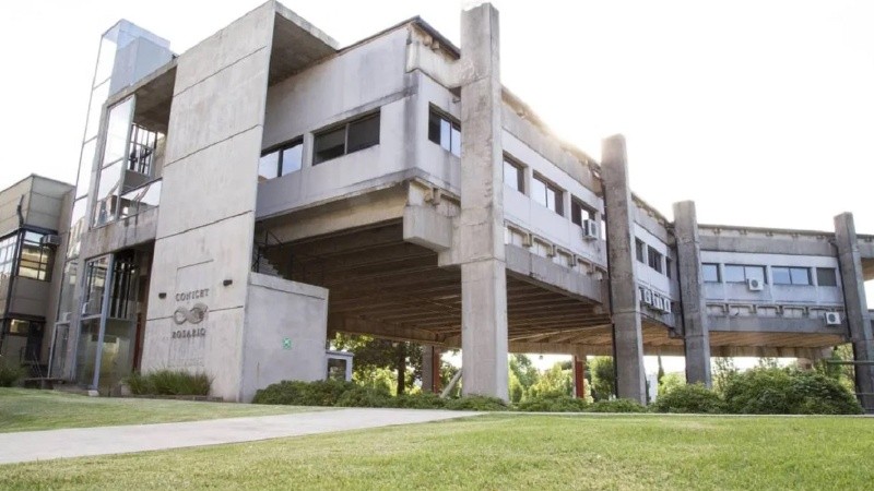 Investigadores del Conicet se manifestaron en Rosario y otras ciudades reclamando la renovación de casi 400 becas posdoctorales.
