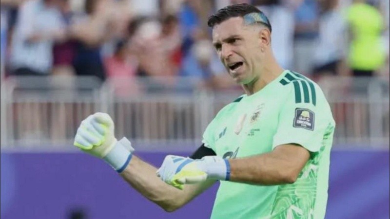 El arquero argentino, Emiliano Dibu Martínez.