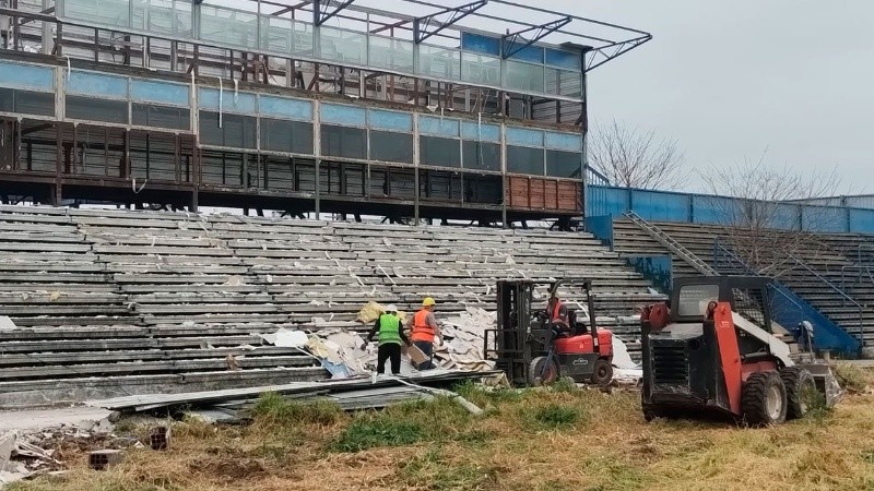 Comezaron las obras de demolición en el Gigante de Ludueña.&nbsp;