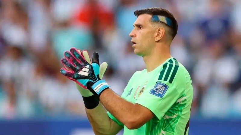 Dibu Martínez reveló que si Argentina vuelve a coronarse, se retira de la selección.