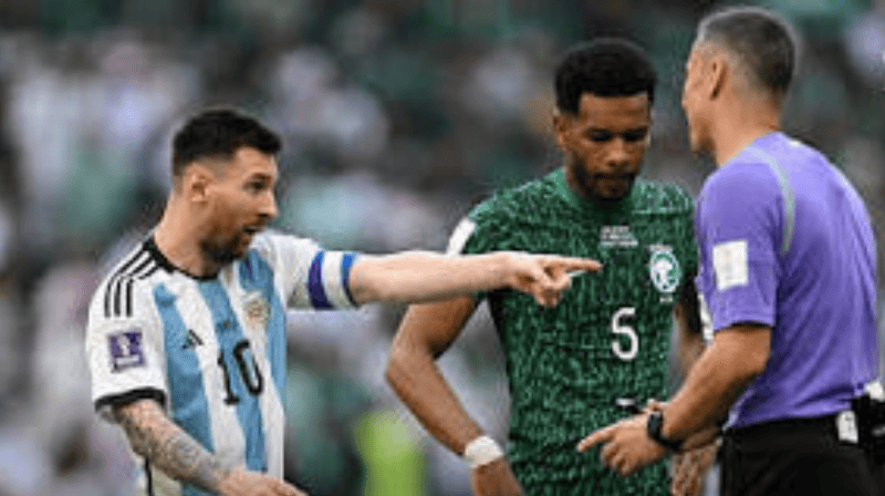 Vincic fue el árbitro de la derrota de Argentina ante Arabia Saudita en Qatar 2022.