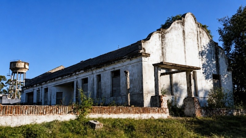 Hospital de la vieja ciudad de Federación, único edificio que quedaba en pie en 2005 y estaba abandonado (Rosario3).