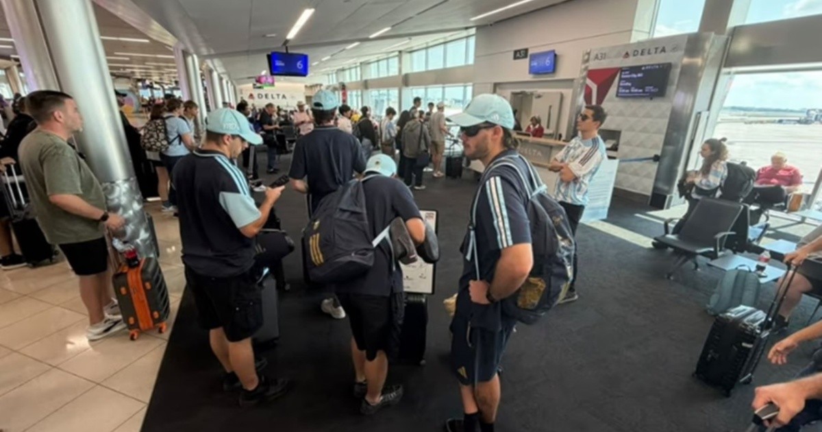 Previa caótica: argentinos varados, reventas exorbitantes para ver a la Selección y Marcela Tinayre "con la peor de las ondas"