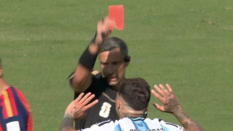 Enzo Fernández expulsado.