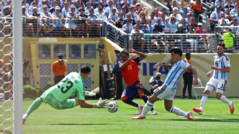 España le arrebató el primer puesto del ranking FIFA a Argentina.
