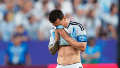 Messi se emocionó tras convertir el primer gol en el debut frente a Argelia.