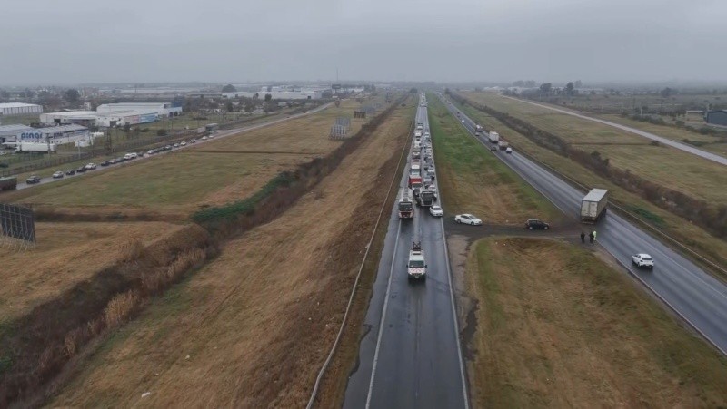 Otro de los impactos ocurridos hoy en la autopista Rosario-Buenos Aires (Captura de pantalla) Otro de los impactos ocurridos hoy en la autopista Rosario-Buenos Aires (Captura de pantalla)