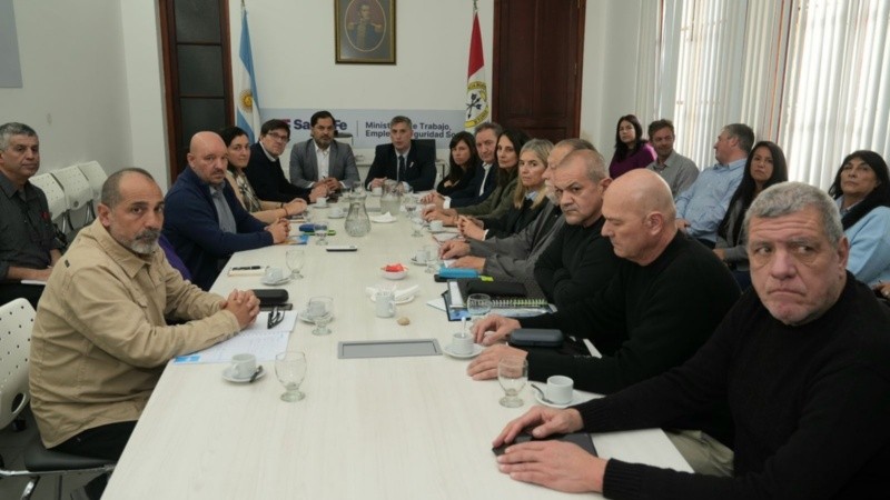 Los gremios docentes en la reunión de la semana pasada (GSF).