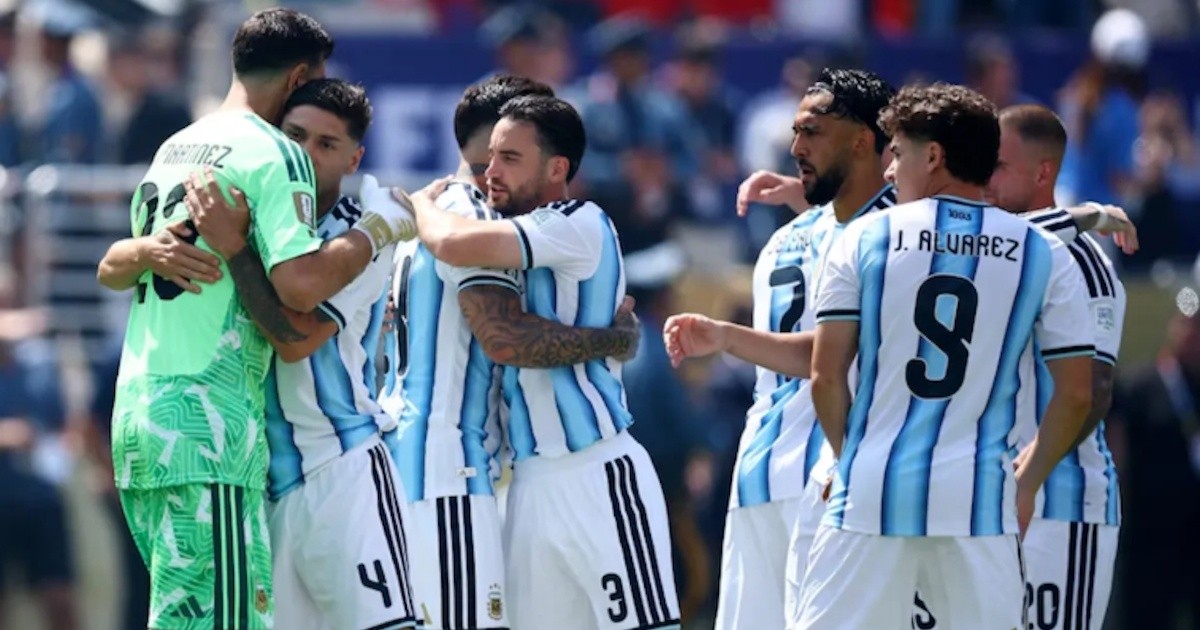 Se conoció la arenga del Dibu Martínez en el entretiempo de la final del Mundial entre Argentina y España: Con el corazón