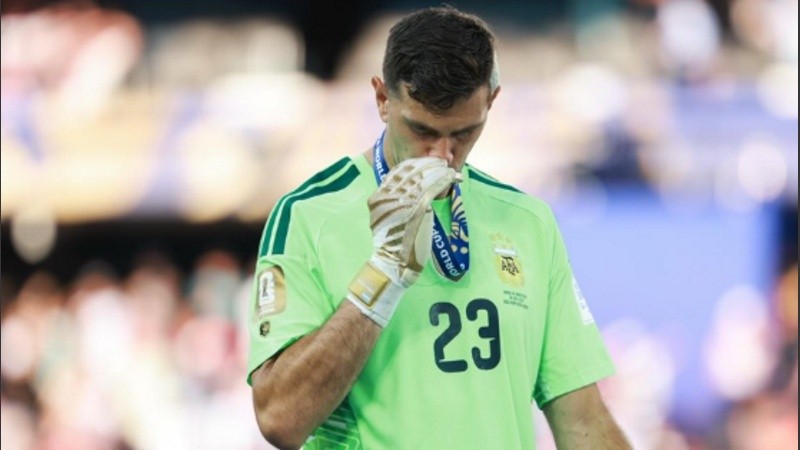 Emiliano “Dibu” Martínez, a corazón abierto.