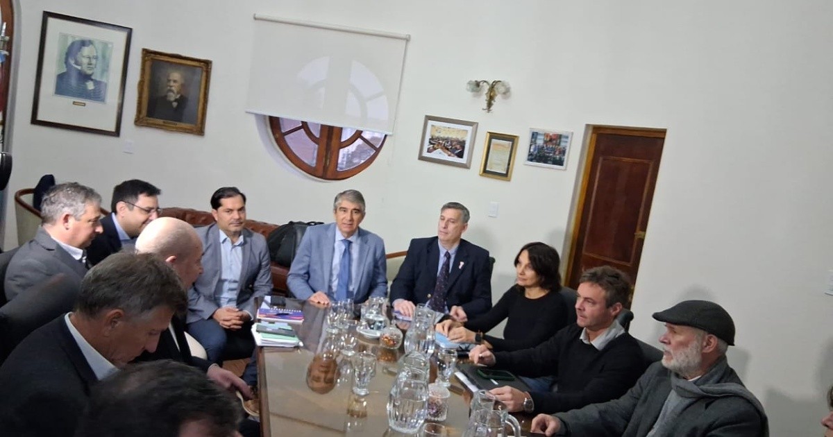 Paritarias en Santa Fe: el Gobierno ofreció una suba salarial con aumentos de bolsillo de hasta el 16%