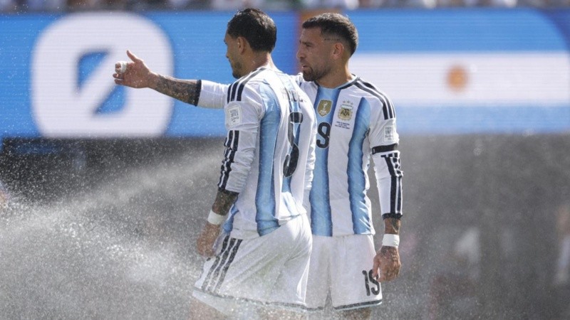 Paredes y Otamendi en la final del Mundial 2026.