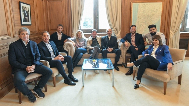 El Gobierno reunió a la mesa política para ordenar su estrategia legislativa.