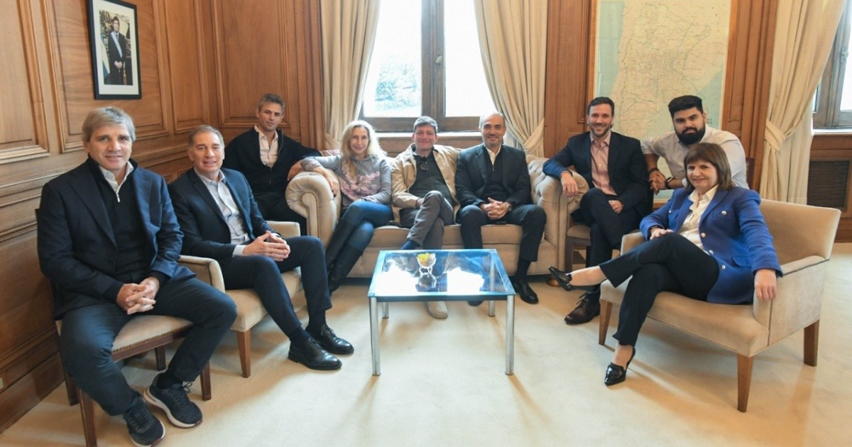 El Gobierno reunió a la mesa política para ordenar su estrategia legislativa: los proyectos que preparan en el oficial