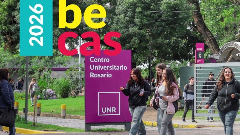 El Programa de Becas ayuda a estudiantes que presentan dificultades sociales y económicas para acceder, permanecer y concluir sus estudios superiores.
