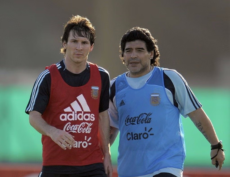 &nbsp;Messi y Diego, los mejores jugadores de la historia.