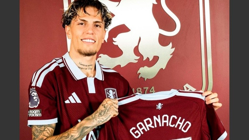 Garnacho fue presentado por el Aston Villa.