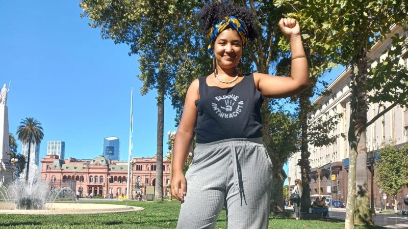 Natacha Giusto, afroargentina, psicóloga social de 39 años y cofundadora del Bloque Antirracista Rosario.