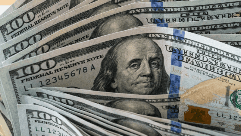 El Banco Central habilitó la apertura de cuentas sueldo en dólares.