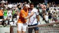 Bublik saluda a Etcheverry amistosamente tras dejarlo sin final (Alexander Scheuber).