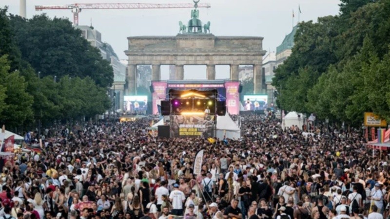 La jornada por el Orgullo terminó con un atropello masivo en Berlín.