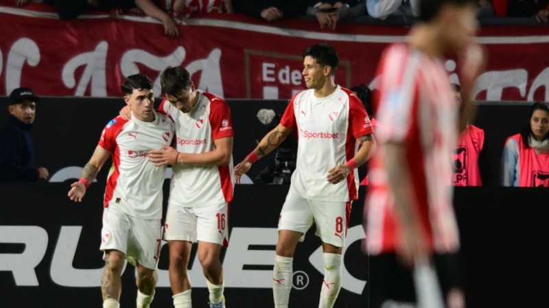 El Rojo ganó y ahora espera por Newell's. (FotoBaires)