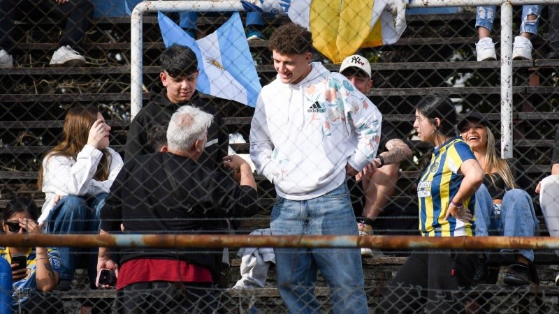 Ovando estuvo el domingo viendo al triunfo de los juveniles de Central en Copa Santa Fe.