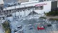 Tras el temblor, el centro comercial Aeon Mall sufrió una explosión y la Agencia de Gestión de Incendios y Desastres japonesa cree hay personas atrapados dentro, y algunos de ellos heridos.