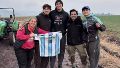 Encontraron al Dibu Martínez varado en un camino rural y lo ayudaron a desencajar su camioneta.