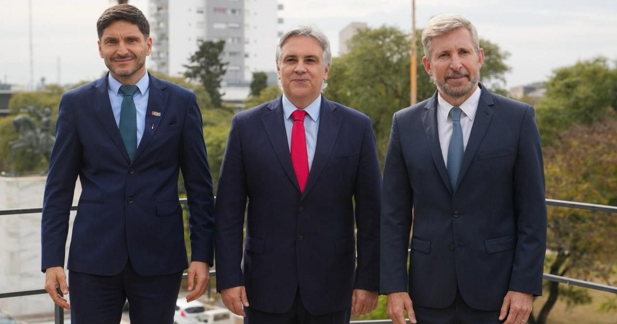 Pullaro y gobernadores de la Región Centro reclamaron al Gobierno nacional una baja de las retenciones al campo