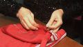 Sonia enseñó a coser un ruedo en vivo.