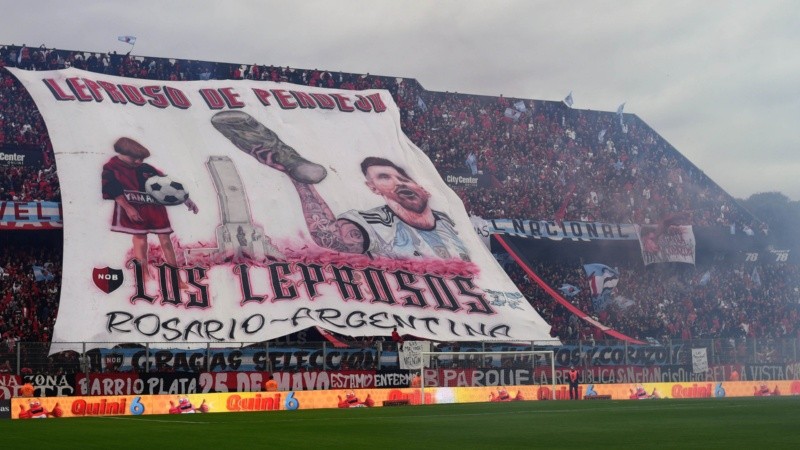 La bandera que desplegaron los hinchas de Newell's el sábado pasado en el Coloso. (Fotobaires)