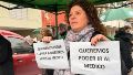 Afiliados a la obra social del personal de las Fuerzas Armadas (Iosfa) protagonizaron este miércoles un abrazo solidario.