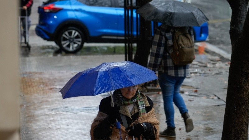 Las lluvias y tormentas comenzarán este viernes y se extenderían hasta el sábado a la mañana (Rosario3)