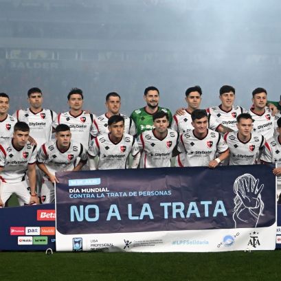 Mucha neblina también para los jugadores leprosos (Fotobaires).