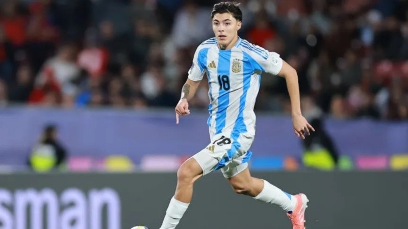 El juvenil Andrada con la camiseta de la selección argentina sub 20.
