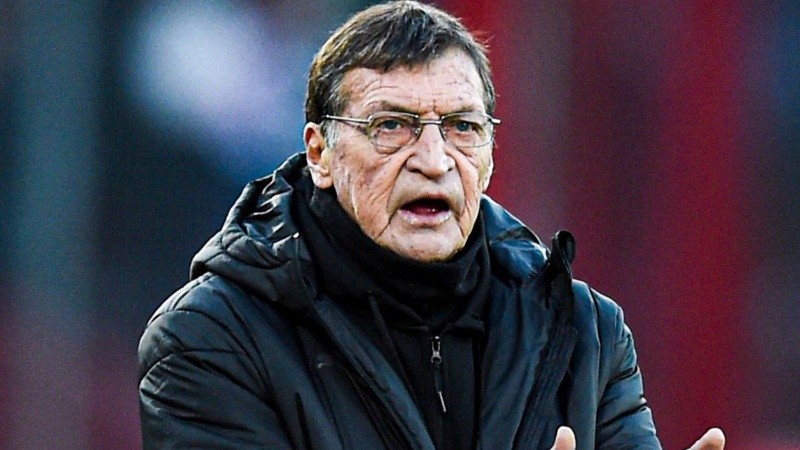 Julio Falcioni consideró que Laméndola es un jugador necesario para su equipo.