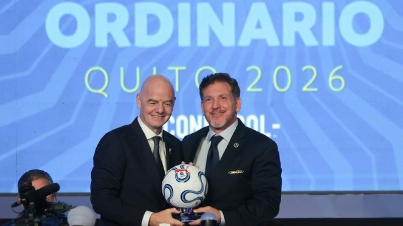 Infantino y Domínguez ya no parecen tan juntos (EFE).