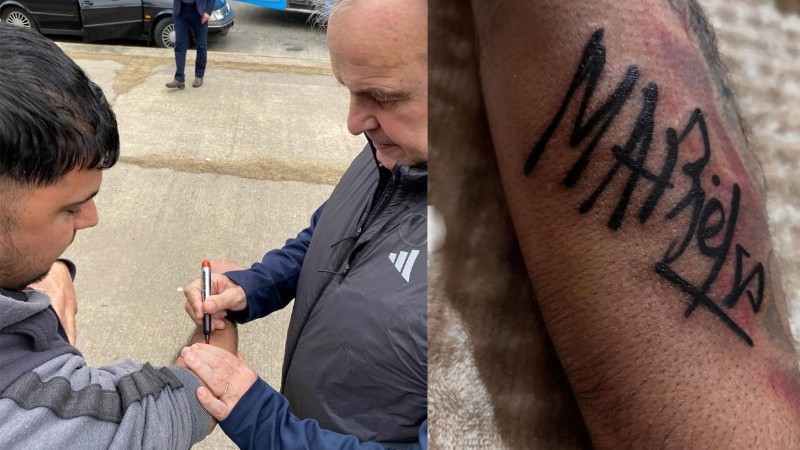 Bielsa recibe el cariño de la gente en la ciudad.
