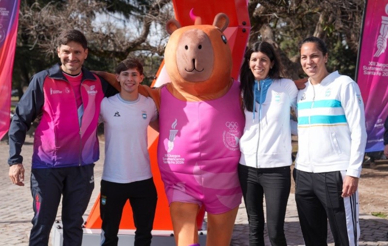 &nbsp;&nbsp;Se encendió el reloj del Portal Suramericano de Rosario en el Parque Nacional a la Bandera (Prensa Gobernación)