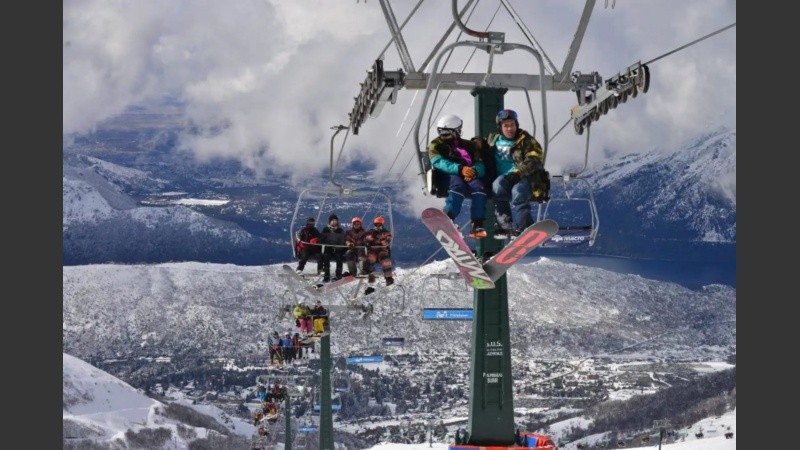 Todavía se puede disfrutar del invierno con nieve en destinos de la Cordillera.