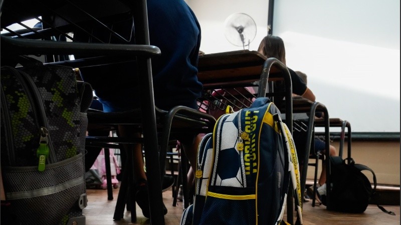 Santa Fe garantiza la actividad en las escuelas provinciales este lunes.