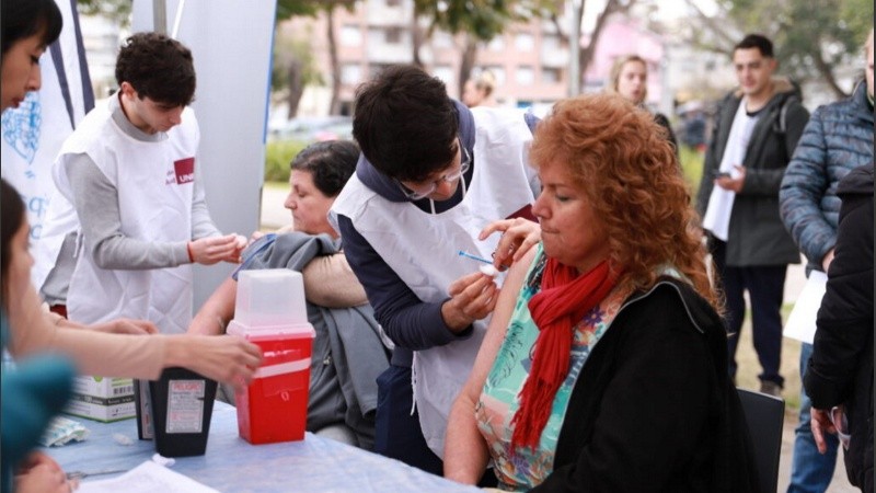 ¿Sabías que las hepatitis virales pueden no presentar síntomas durante años? La única forma de saberlo con certeza es testeándote.